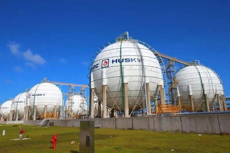 2座2000立方米液态二氧化碳储罐(球罐)以及1套二氧化碳装车外输单元