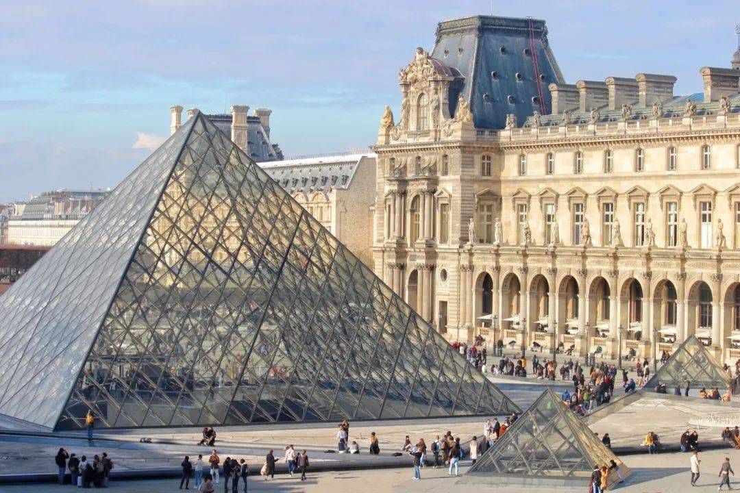 独家安排金牌导游带你畅游五国!4月23日出发!仅此一期~_建筑_荷