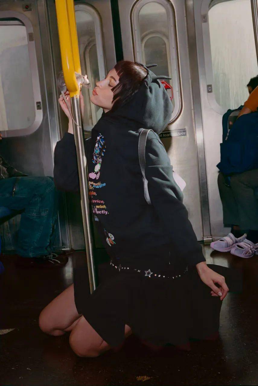 设计师已经道歉_mcqueen_kiko_asics