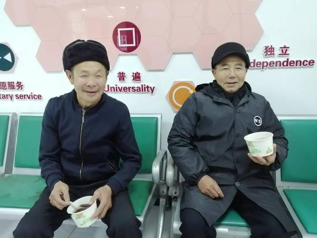 汇聚青春力量,贵州共青团暖心开展"一老一小"公益陪