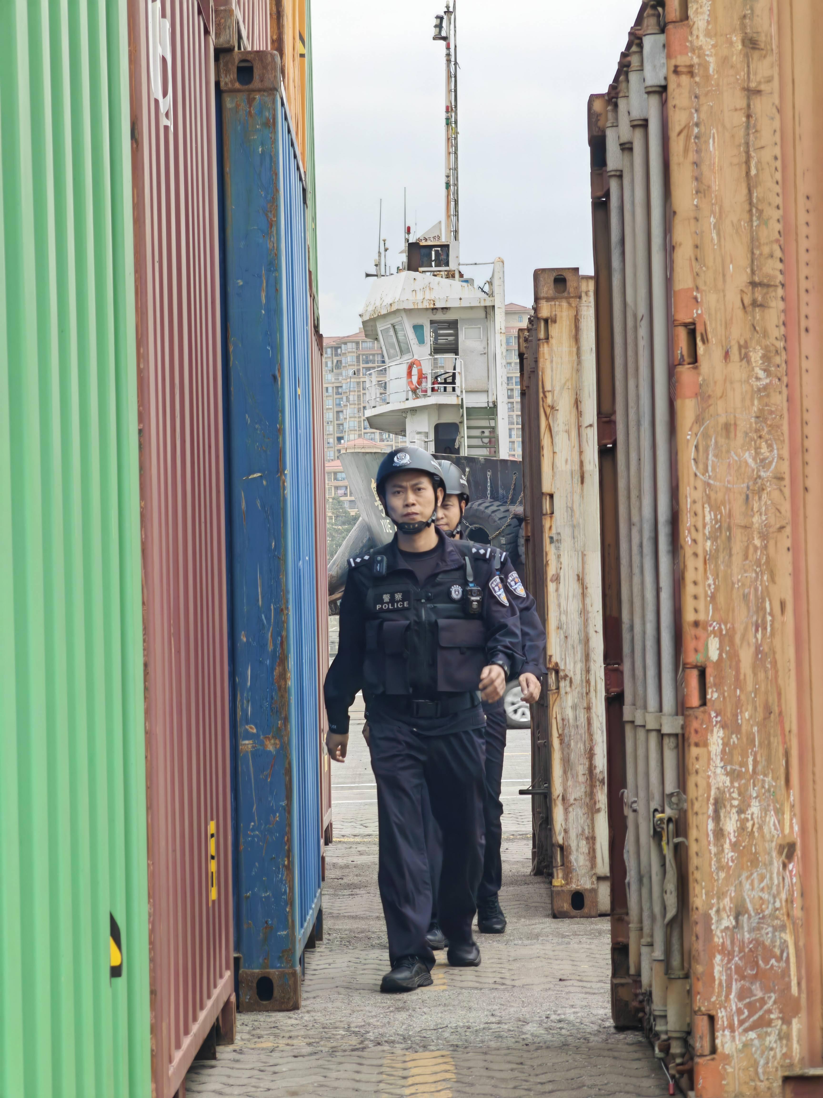 南海边检站:2023年保障463万吨货物顺畅通关_工作_船舶_企业