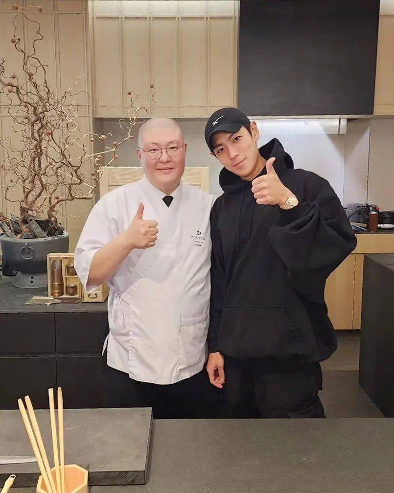 最新崔胜铉的合照