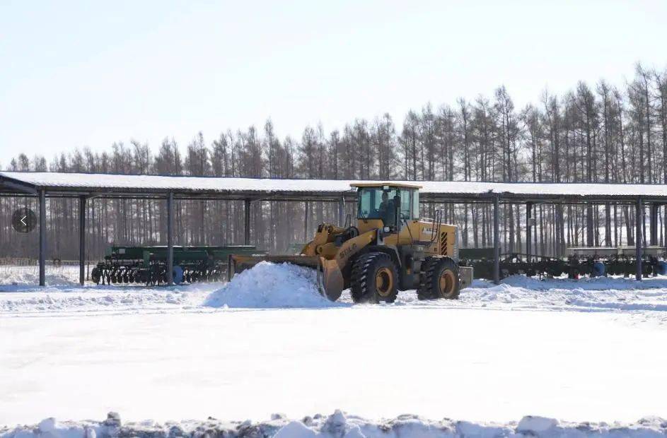 北安市红星农场不误农时不负春 清雪检修备耕忙_农机_农业_生产