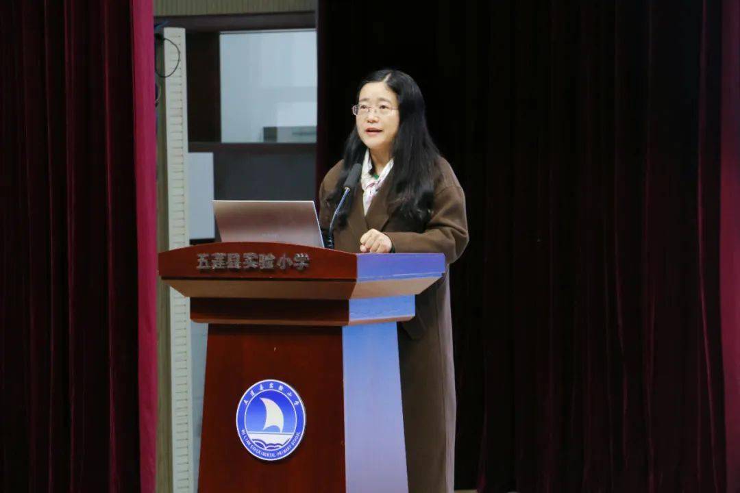 课堂创新与提升项目实施,大力加强县,校两级教研基地和教研员队伍建设