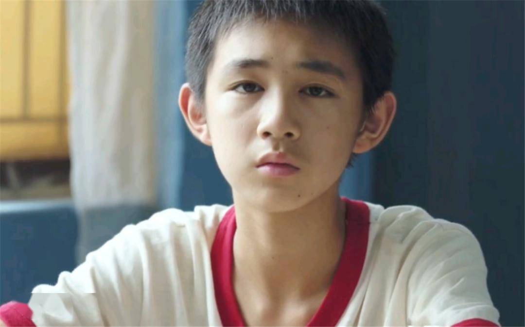 剧中的音乐《小白船》也被赋予了"阴乐"的称号.