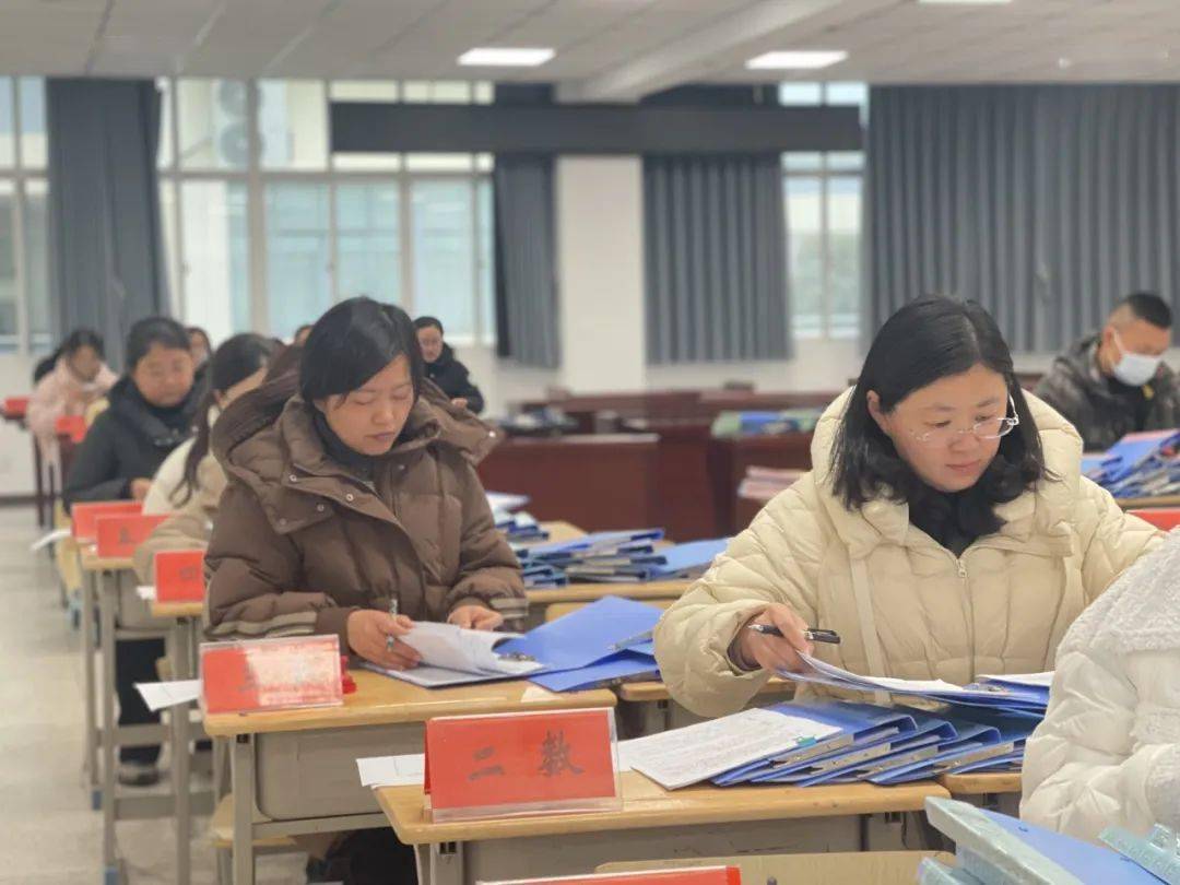 紧接着,学校教研组开展了开学前的教案检查工作.