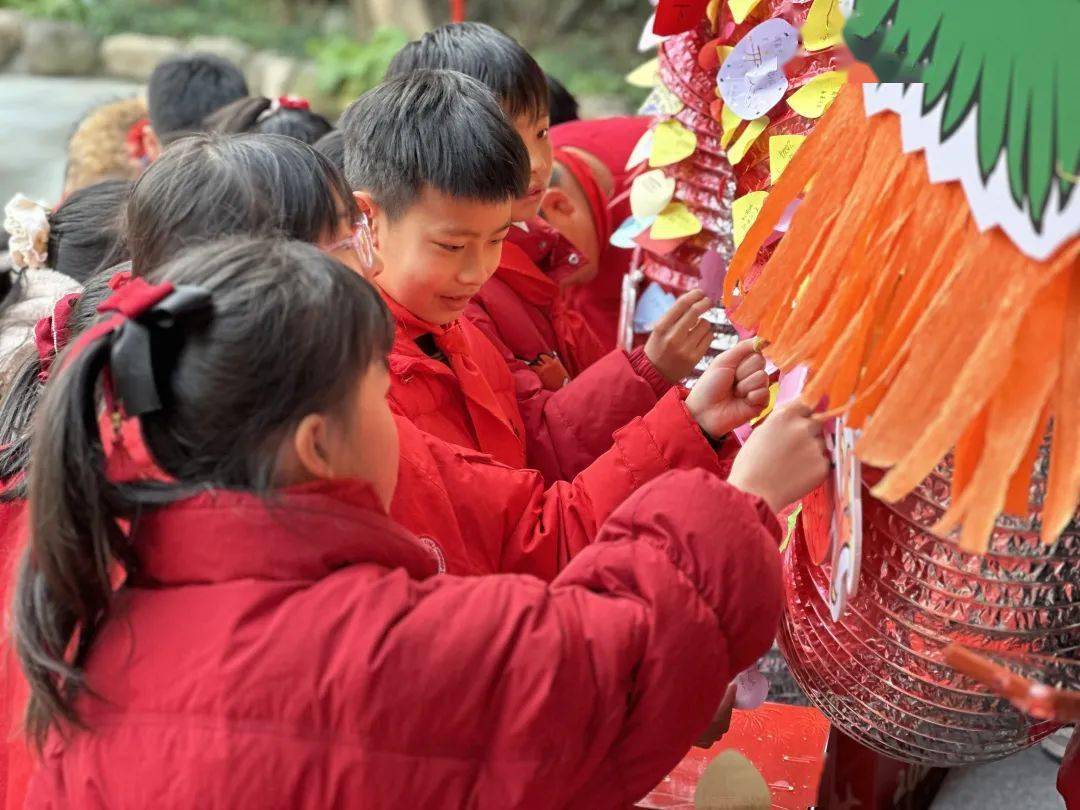 西湖校园开启"热辣滚烫"新学期_小学_杭州市_南极