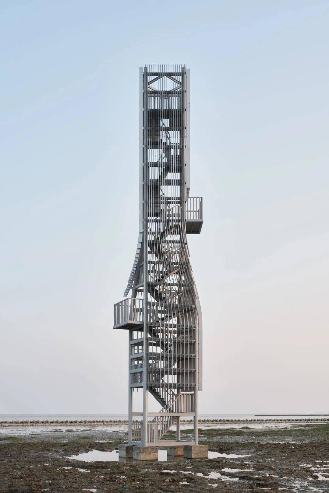 新作| 扭转塔和螺旋站——上海海上的生态基础设施 / hcch合尘建筑