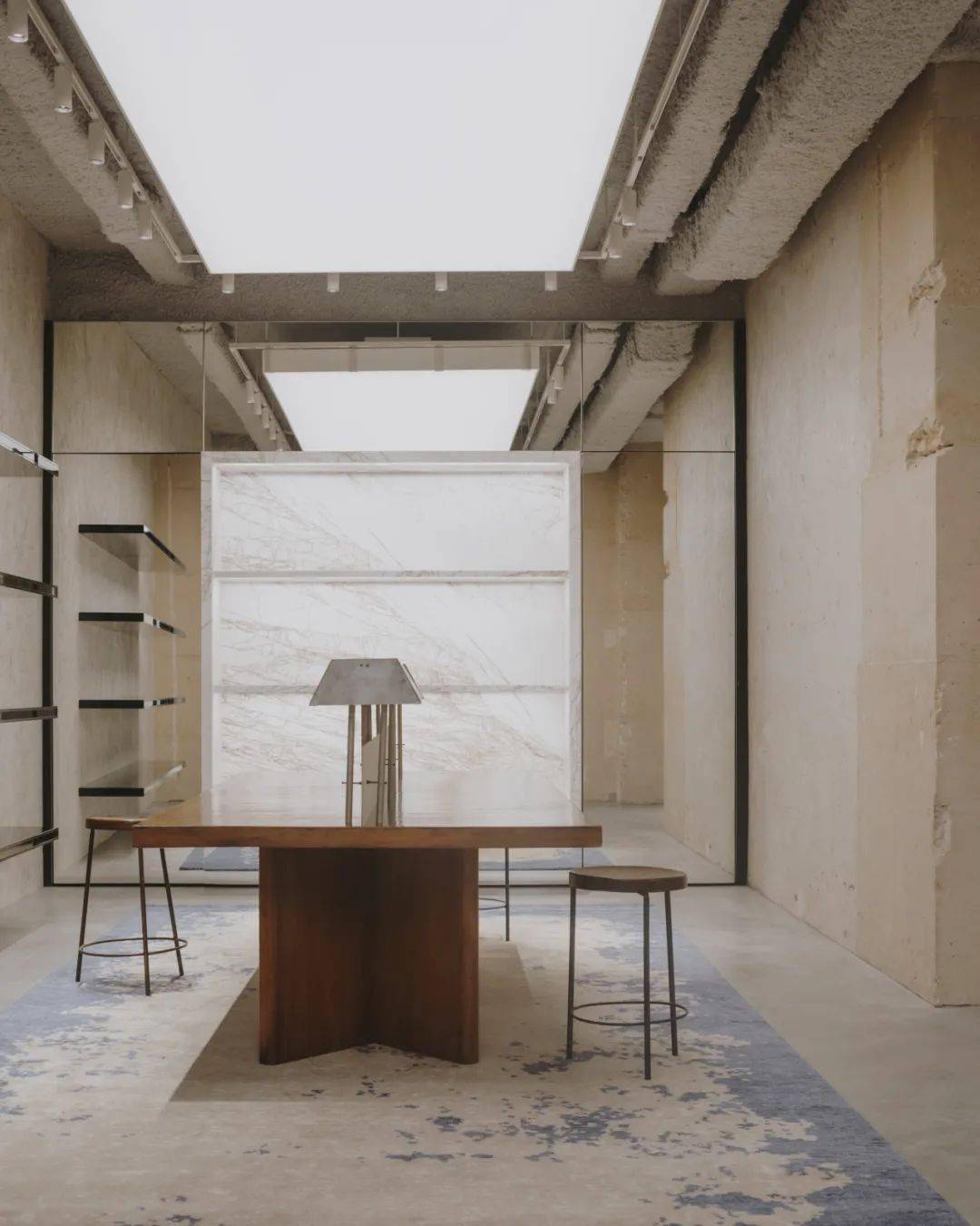 aesop昇繁保湿夜晚面膜能为疲惫的肌肤提供养分,也能为干燥肌肤提供