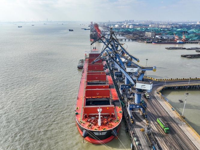 江苏靖江港口货物吞吐量创历史新高_海轮_煤炭_物流