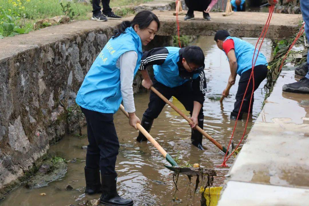 【人大代表风采】李华婷:立足岗位履职尽责 真抓实干倾情为民_普益乡