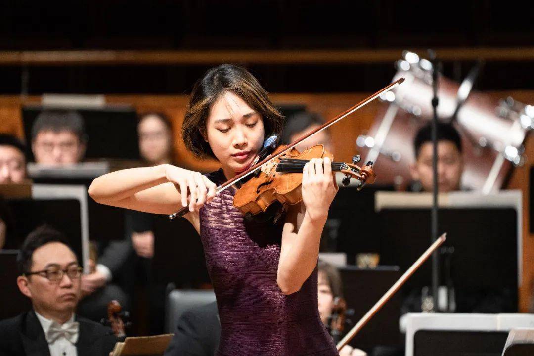 乐评| 在音乐中热烈迎新,在坚守后深情话别_黄屹_作品_演出