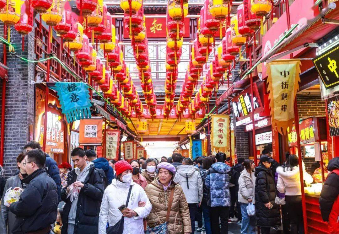 大增321%!沈阳游"高热不退"_沈阳市_灯会_游客