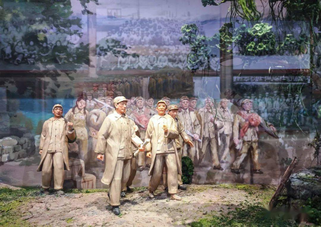 维族人家葡萄园74新疆:塞北之花军垦棉74新疆:石河子军垦广场74