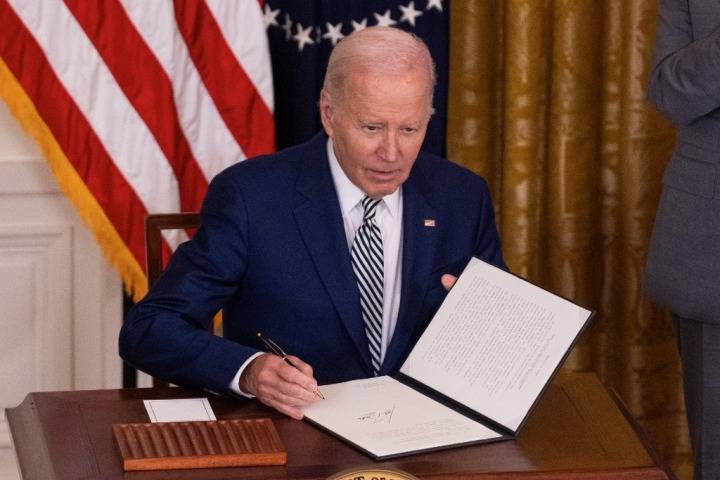 美国总统拜登 图源:新华社如果在大选中对上拜登,特朗普的胜算有多大?