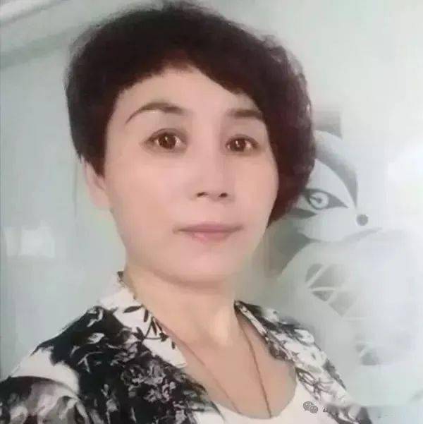 时光的永远是无烦亦无悲透过远山点点的翠许一浓花香潋滟捡拾着碎片