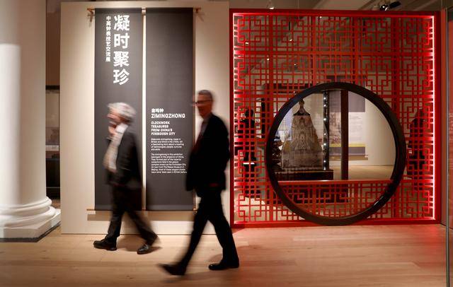 故宫自鸣钟展出惊艳伦敦_钟表_中国皇帝_展览