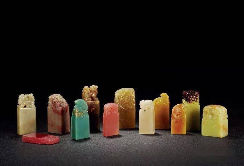 寿山_品种繁多_鸡血石