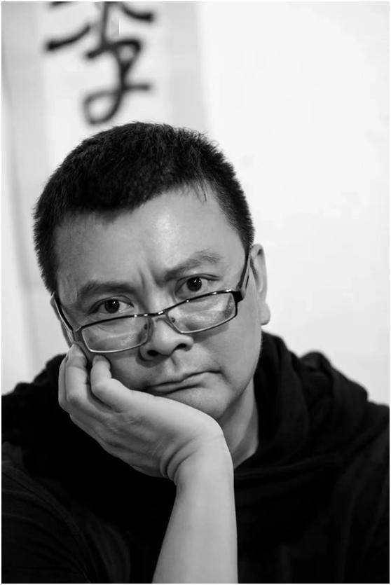 李宏伟,四川江油人,现居北京.