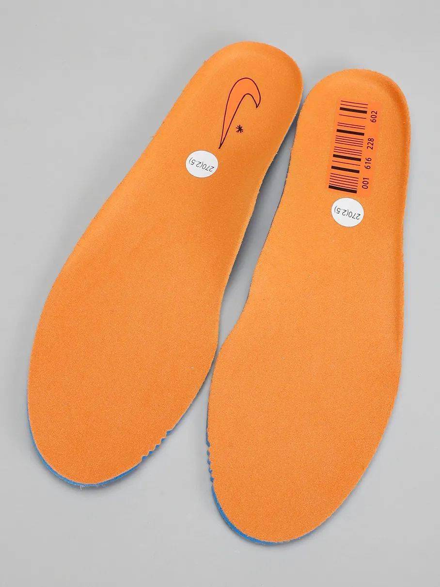 cushlon泡棉中底鞋头处缝线加固中底外侧采用橡塑材质包裹鞋提灵感