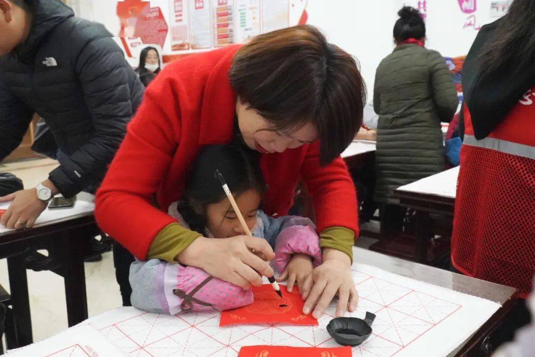 1月27日,海沧区妇联,天竺社区妇联携手东孚中学开展"爱阅读,创未来"