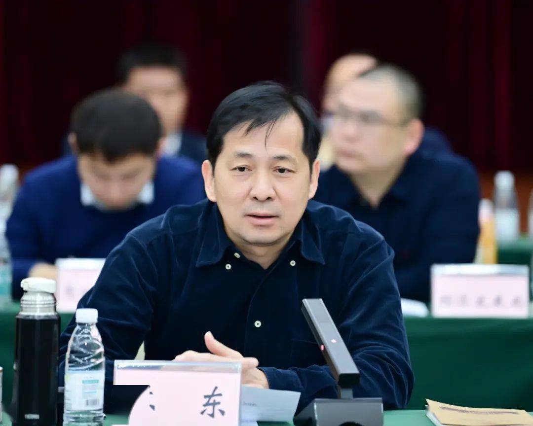 黄江召开企业家座谈会_相关_产业_苏东