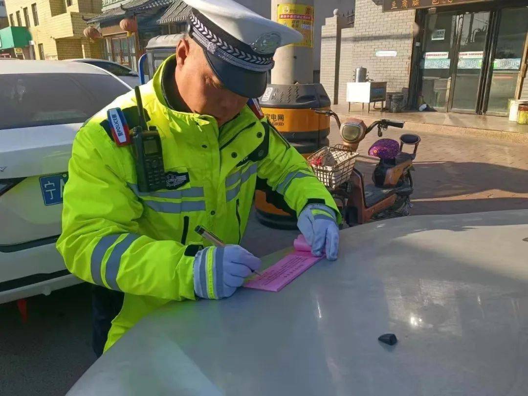 宁夏法治报头版报道石嘴山交警交通隐患治理工作_业务_设备_车辆