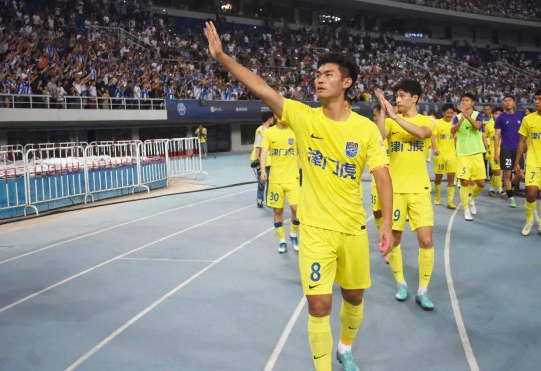 更换门庭尘埃落定 赵英杰:我真的想在沧州好好踢踢_天津_雄狮_赛季