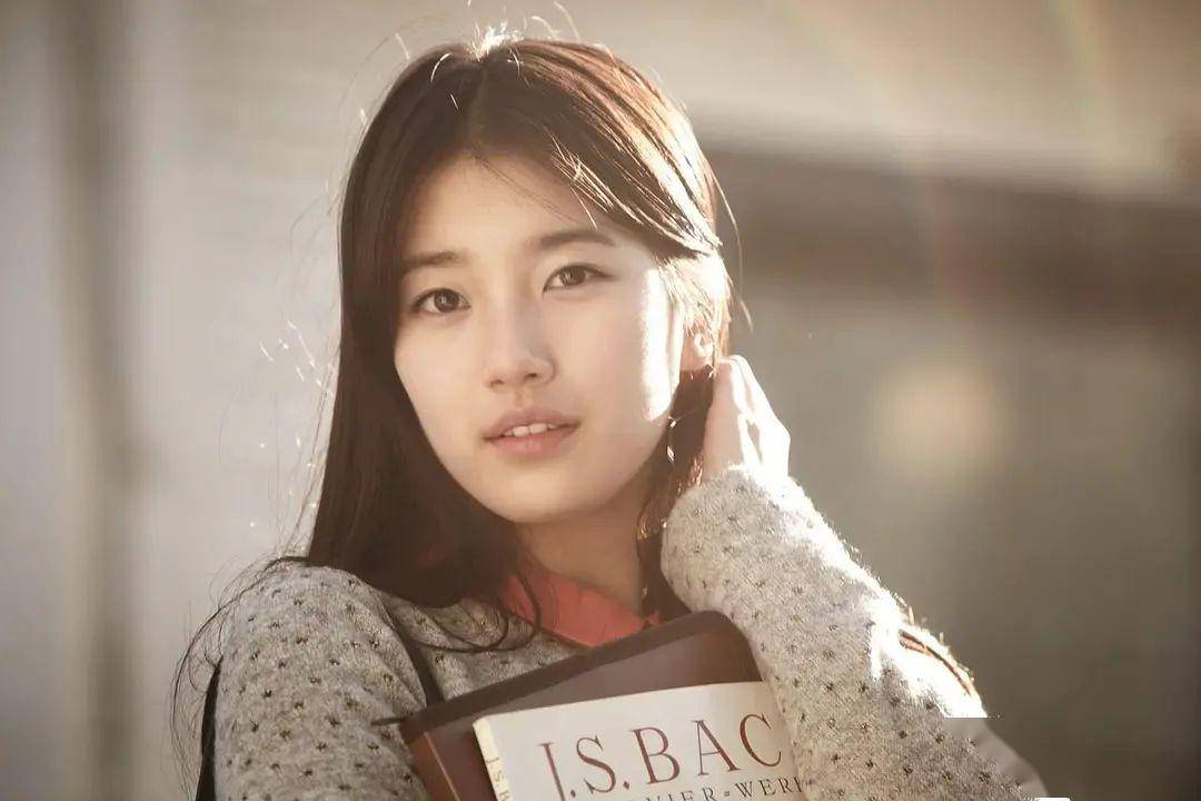 和国民男神分手后,她在50亿豪宅里躺平了:30岁最