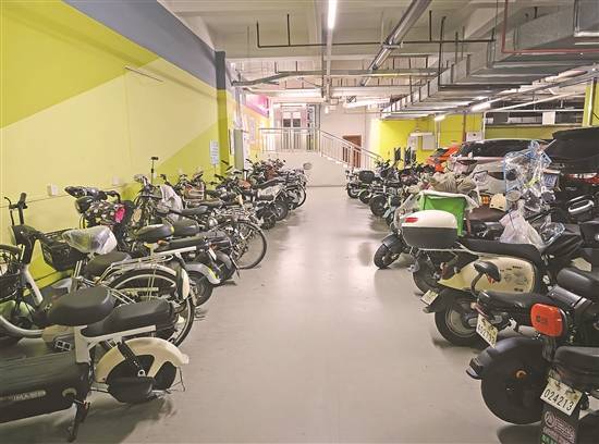 电动自行车究竟该咋停咋充电_东莞_城中_场所