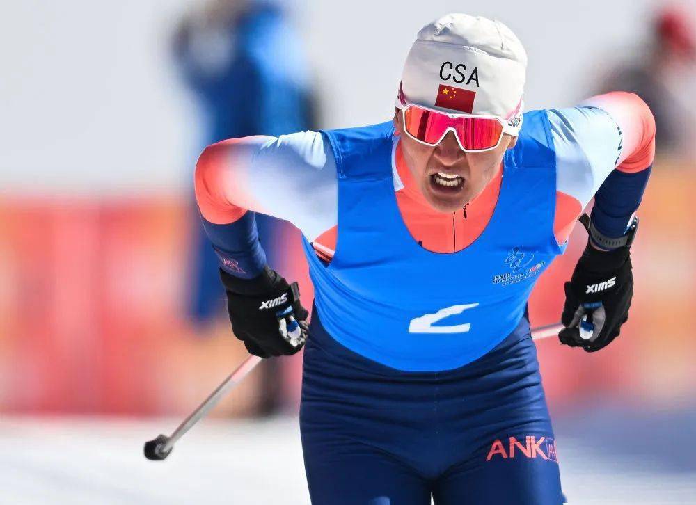 个人短距离(传统技术)比赛中新疆队赛木哈尔·赛力克夺得冠军赛力克说