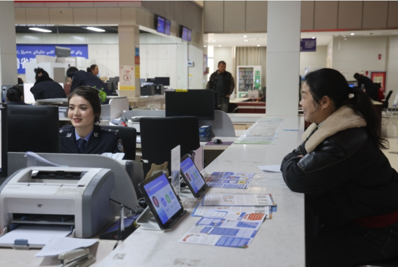 【新春启航】新春开工干劲足 便民服务"暖心办"_办事_大厅_政务