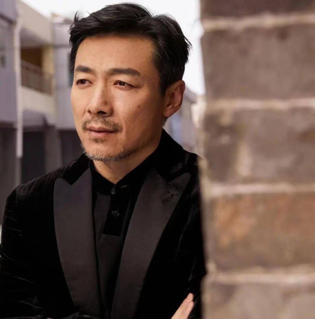 祖峰:32岁才出道,观众却只记得他的角色名,他在追求什么_演技_演艺