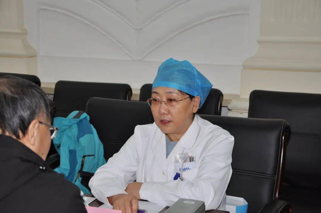 【金秋之声】义诊服务暖人心 医者仁心送真情——辽宁省金秋医院"菊香