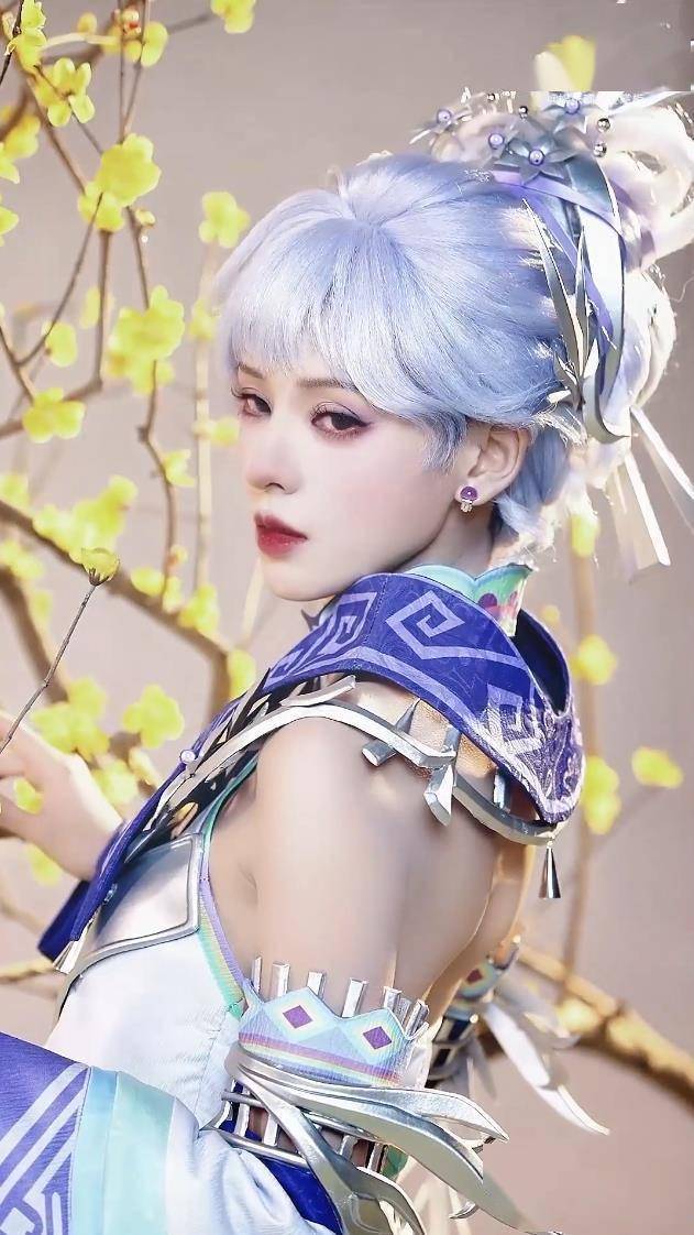 张予曦cos杨玉环被吹爆,雪背纤腰太纯欲,大长腿惹眼玉足好可爱_效果