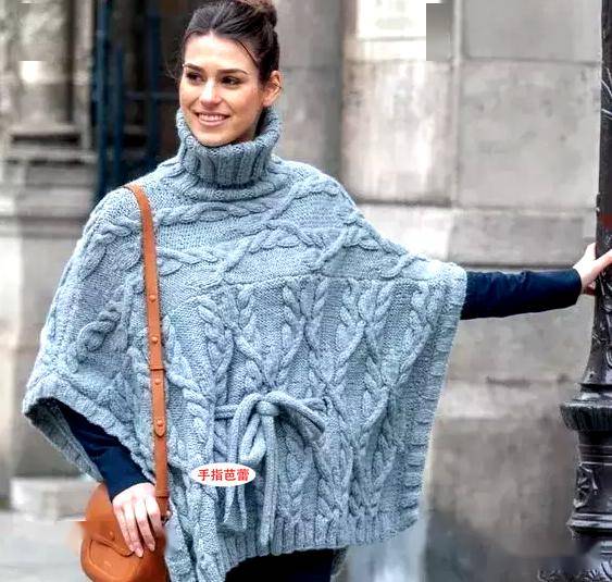 适合春秋穿的斗篷装