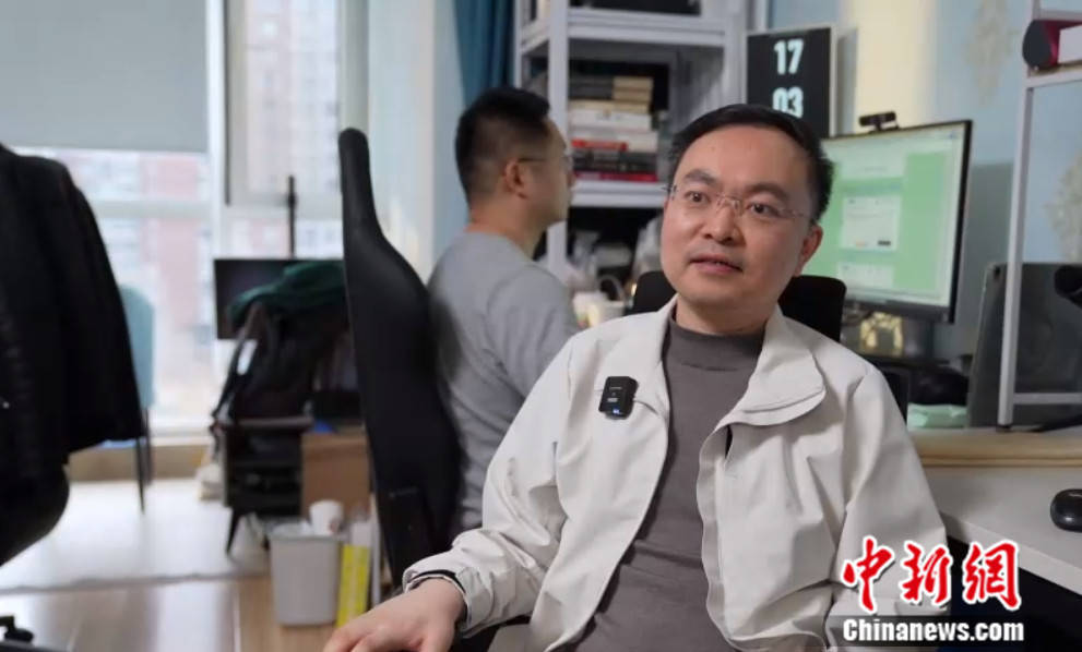 中新健康丨蔡磊每天依然工作十几小时,团队接海量志愿者简历_段睿