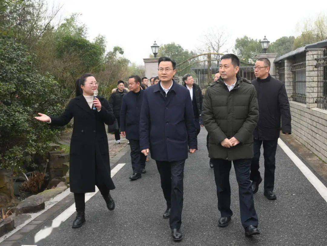 2月29日,由惠州市委书记,市人大常委会主任刘吉率领的广东省惠州市