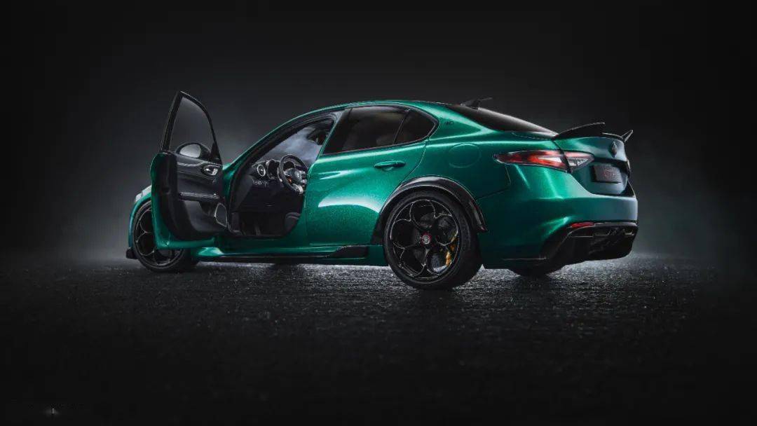 trofed white 奖杯白,montreal green 蒙特利尔绿,rosso gta red gta