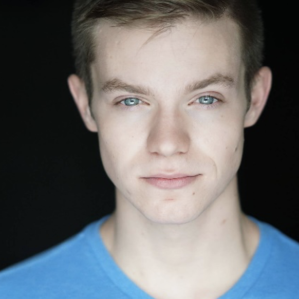 罗伯特·赖斯群体演员 兼 罗尔夫 替补杰森·平塔群体演员/冯·施瑞博