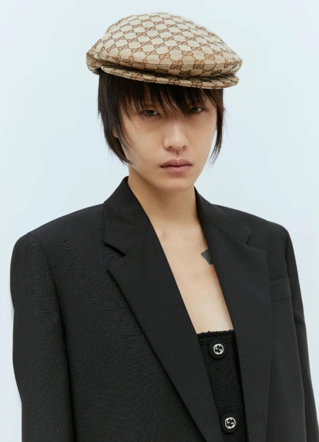 guccipradasaint laurentbottega venetafendibalenciagaalexander