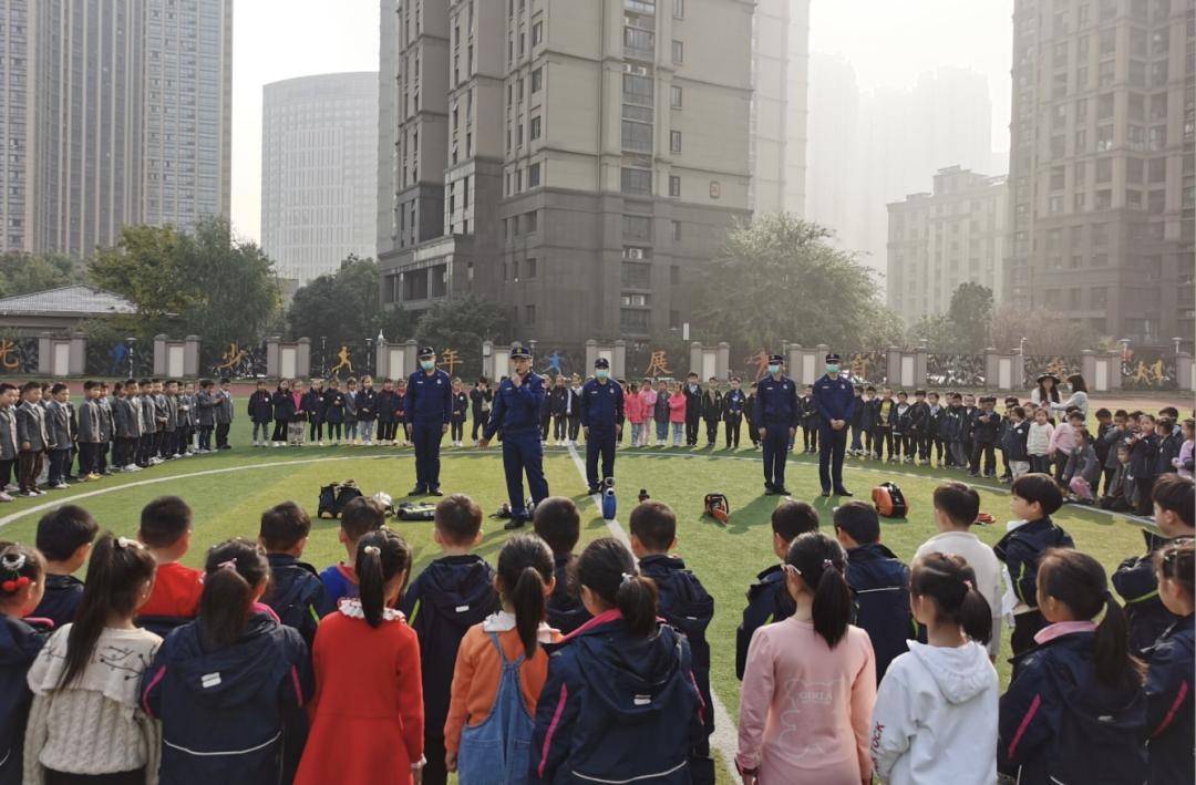 合肥市梦园小学教育集团天柱路学校开展消防应急疏散演练活动