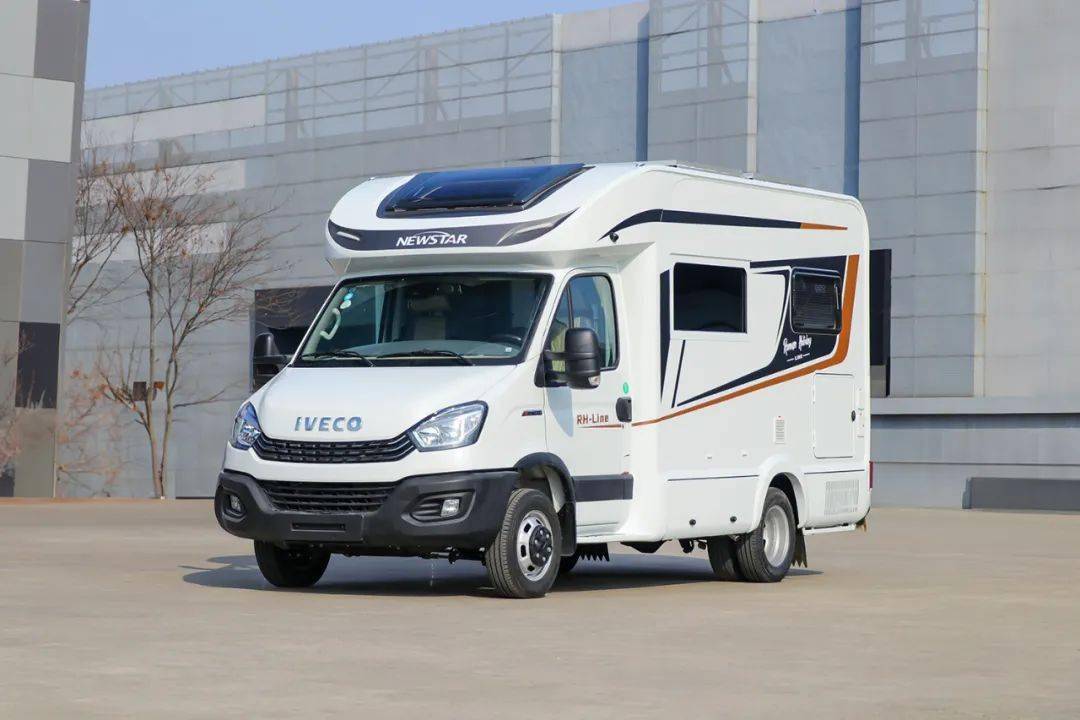 16 北京房车展丨新星依途t600旗舰款 全铝车身 双航空座椅布局 精致