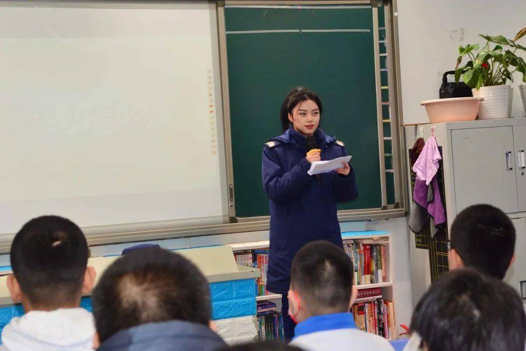 下一步,明山大队将加强与辖区学校联合行动,积极开展校园消防安全教育