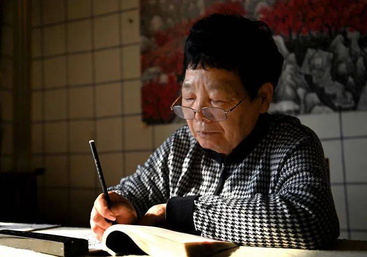 一位奶奶画家的写意人生深读