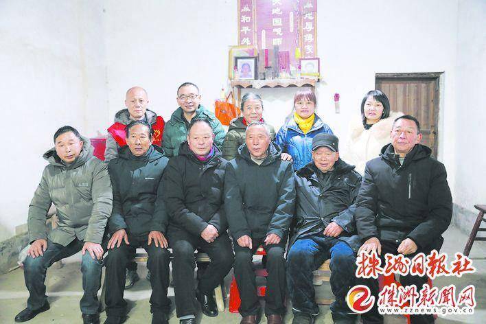 跨越36年的感恩告白,揭开了一段感人至深的尘封往事,攸县5位农民联手