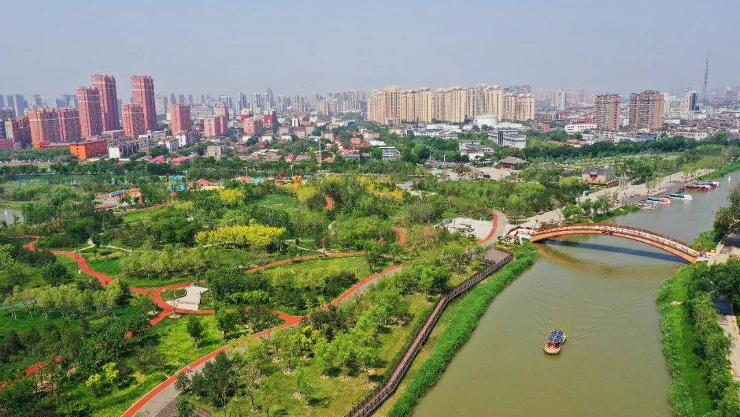 近年来,沧州市全域统筹大运河文化保护带,生态景观带,全域文化旅游带