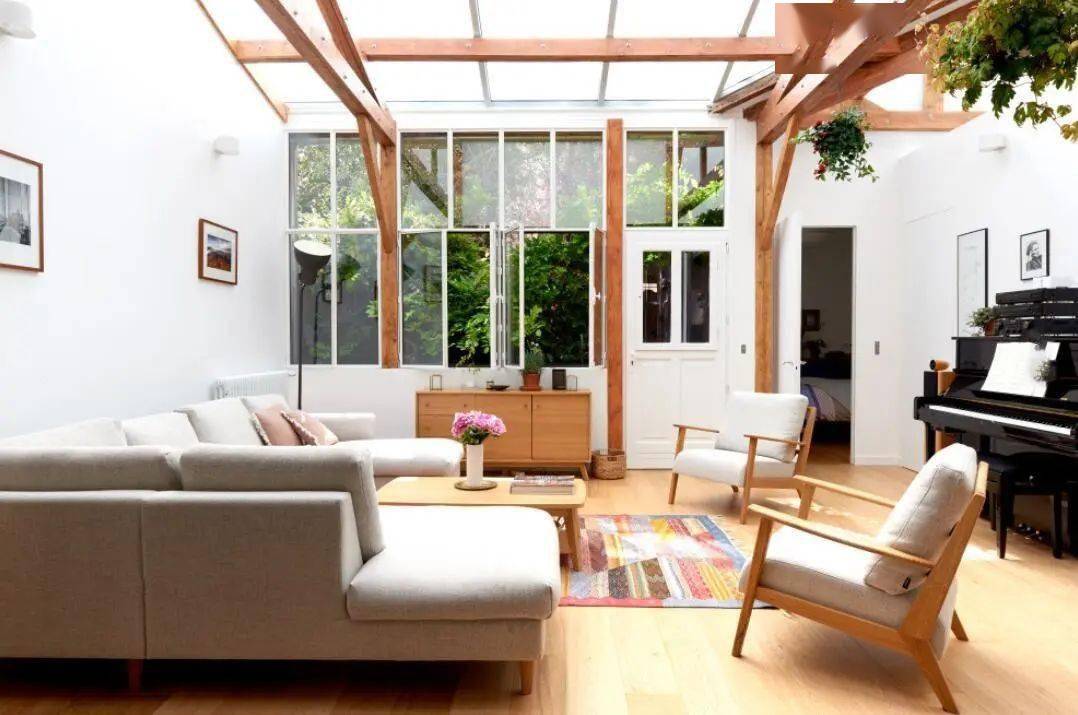 老两口翻新179㎡,院子纳室内玻璃封顶,阳光房变客厅一片敞亮_装修