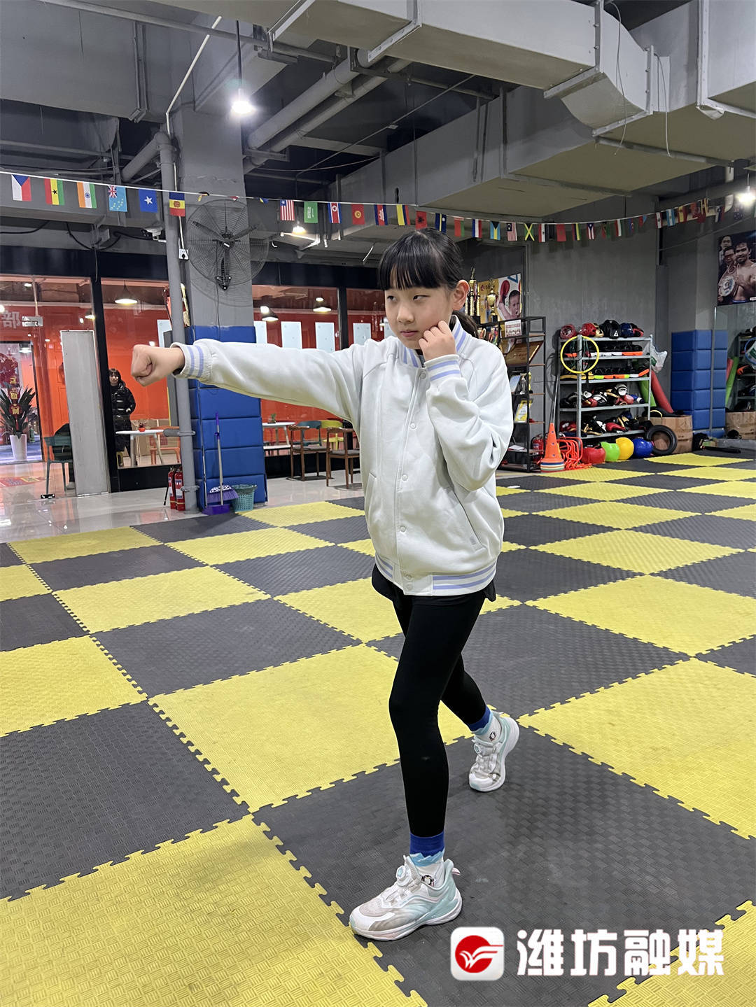 "打"出热辣滚烫的人生_运动_张凤明_绍宇