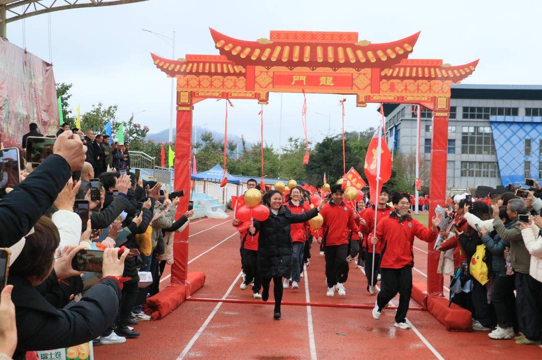 浦北县各中学举行高考百日誓师大会_高三_备考_学子